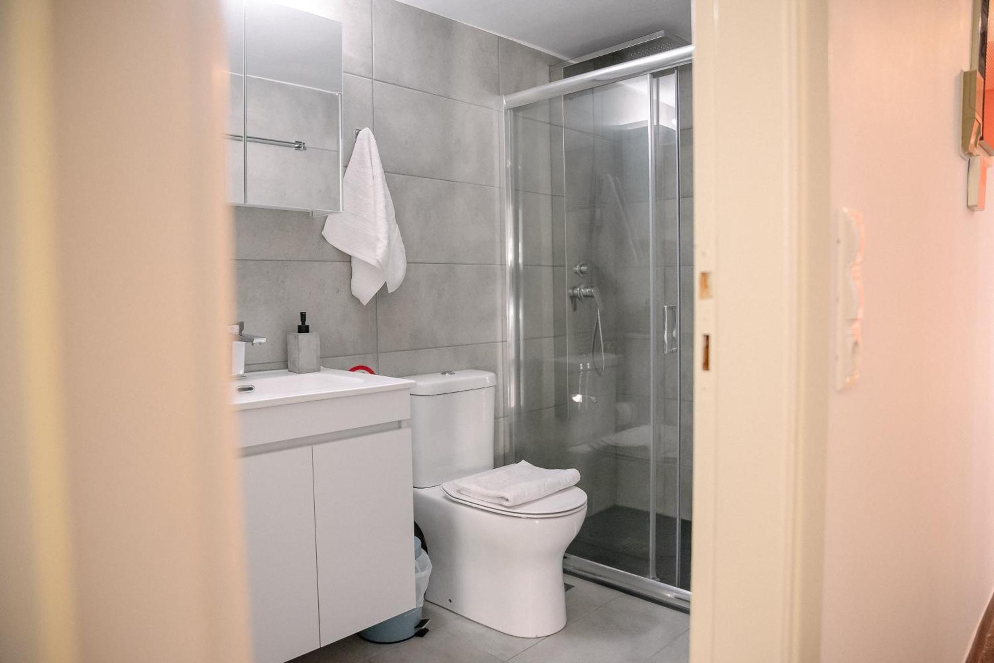 Ferienwohnung 3Cs Athens Ampelokipoi Comfy Flat Ft Patio Airport Direct Day N Night Exterior foto
