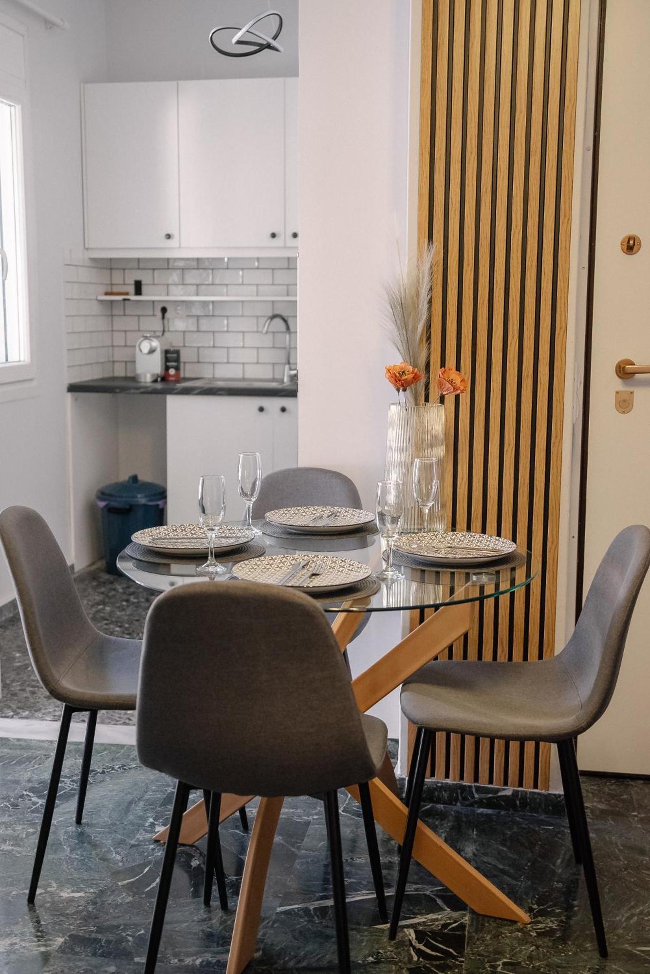 Ferienwohnung 3Cs Athens Ampelokipoi Comfy Flat Ft Patio Airport Direct Day N Night Exterior foto